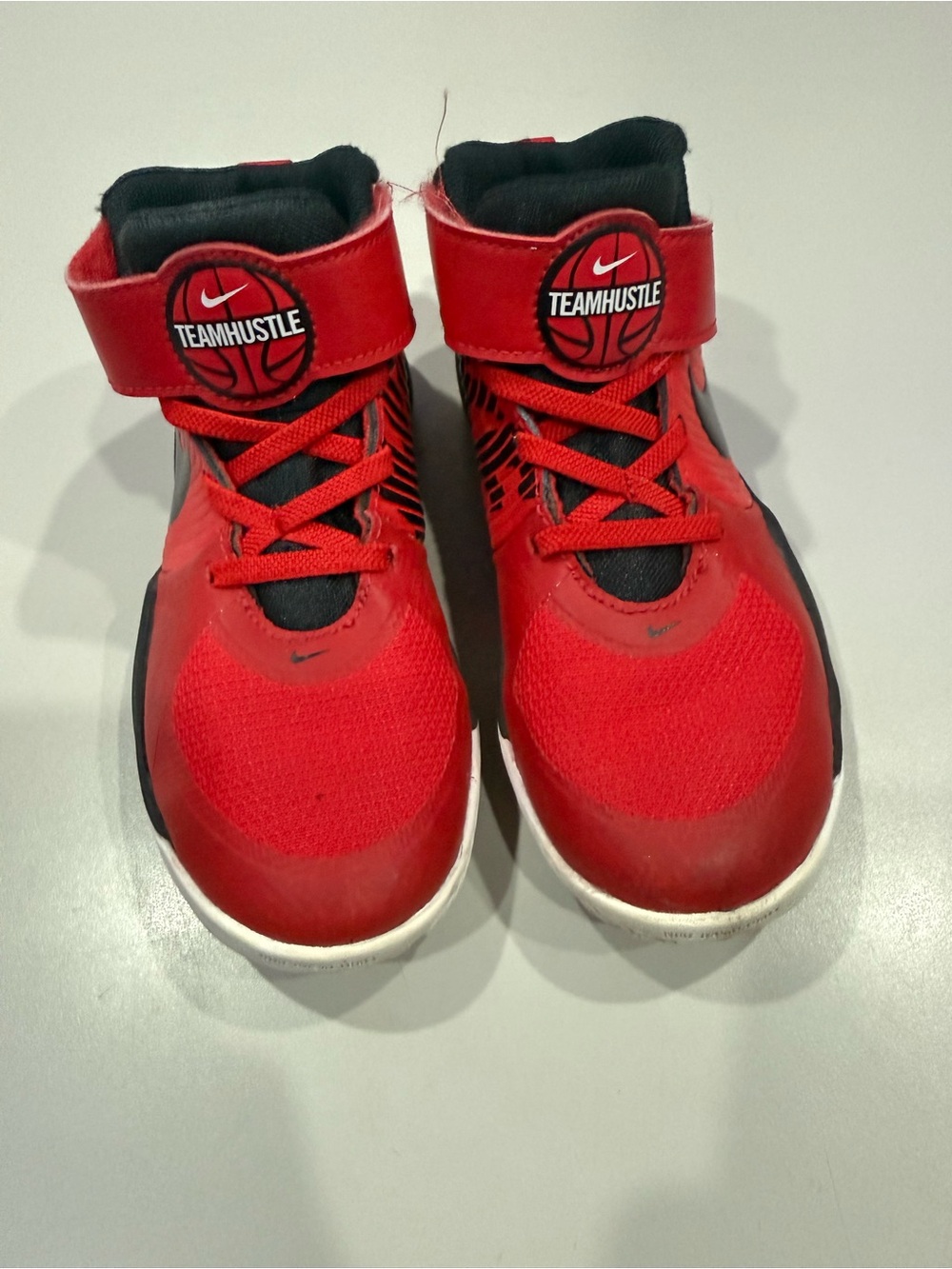 Nike Red & Black Team Hustle High-Top Kids' Sneakers  Boys Youth Size 1Y